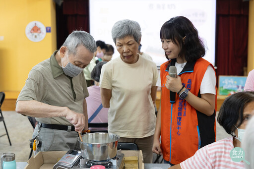 把牛奶車開進社區 嘉義市用一堂「起司DIY」喚醒長輩健康力