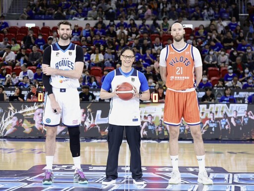 瓦城董座徐承義現身P. LEAGUE+冠軍戰首度參與企業開球