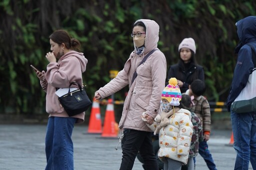 天氣／強烈冷氣團南下越晚越冷 華南雨區東移降雨增高