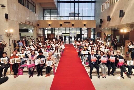 中市女性藝術家邀請展盛大開幕 副市長黃國榮期許 讓女性的力量持續被看見