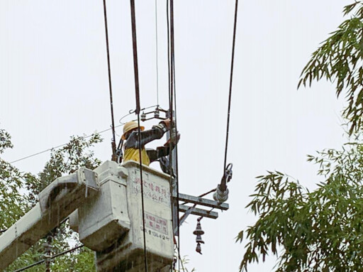 凱米颱風重創新竹山區 台電新竹處增派人力機具搶修力拼今全面復電