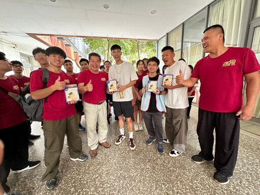 金大校長陳建民勉新生學習時間管理 勇於築夢 築夢踏實