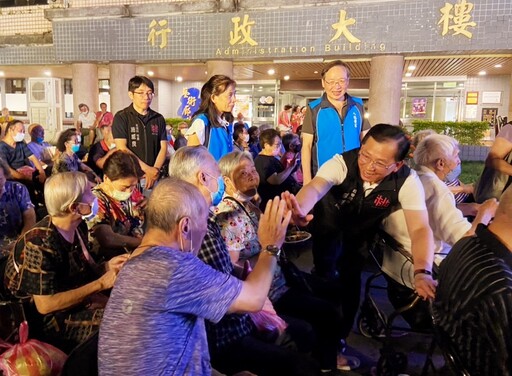 八德榮家「月耀八德．歡度中秋」晚會登場 五感體驗團圓饗宴嗨翻天趣