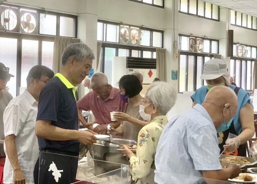 中彰榮家秋節會餐Buffet享佳餚 住民大讚新奇美味