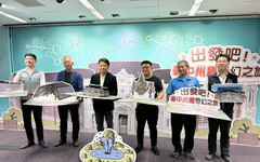 中市文化局手工打造臺中州廳立體書 透過圖文紙上走入國定古蹟