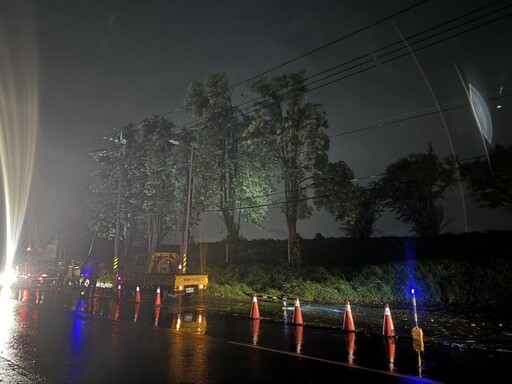 山陀兒颱風襲高雄 台電全力應對零星停電事故