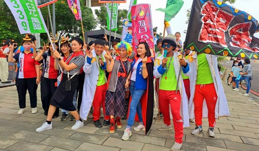 永康東橋萬聖節熱鬧登場 小小孩不給糖就搗蛋就在東橋裡