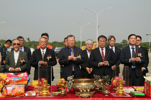 陽明交大台南群聯及緯創樓動土！攜手科技業開創科技與教育新局