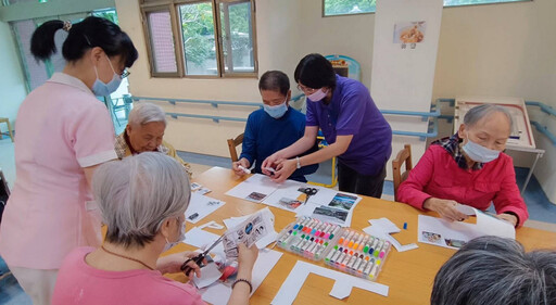 彰化榮家運用懷舊治療 重拾失智住民長輩記憶與笑臉