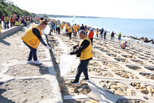 國際獅子會300B 5區於永安漁港舉辦「益起為地球，淨一份心」淨灘活動