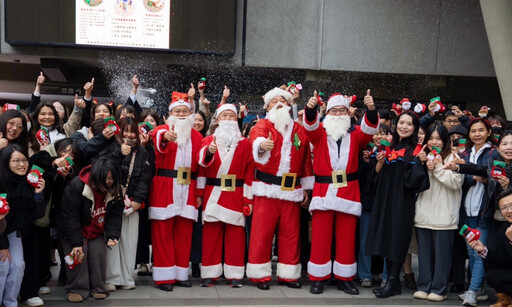 超強聖誕雙驚喜！東海大學白雪神駒迎佳節 路思義百響鐘聲傳平安