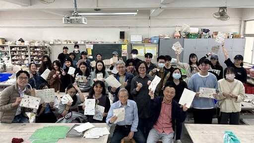 興濟宮—藥籤新創紙漿立體書新詮釋 袁金塔×南應大學生創意傳承