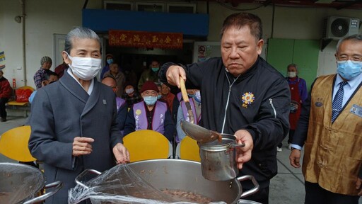 佛光山月光寺慈濟送暖 齊贈花蓮榮家臘八粥暖心又暖胃