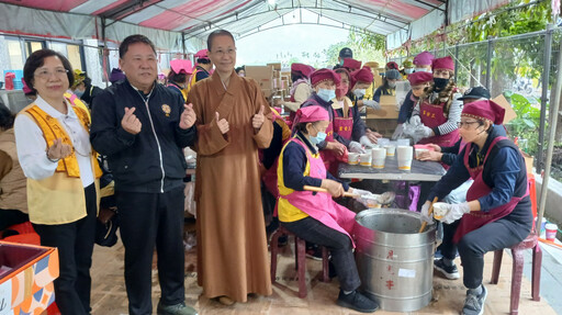 佛光山月光寺慈濟送暖 齊贈花蓮榮家臘八粥暖心又暖胃