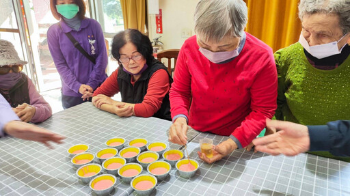 彰化榮家教導住民長輩手作發糕 喜迎春節到來