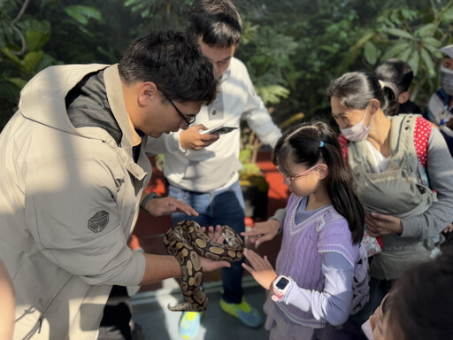 廟宇祈福古蹟巡禮埤塘遊 初一臺南行春 蛇來蛇去隆好玩