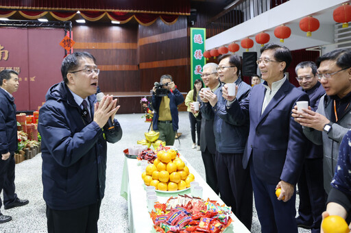 南市府「蛇宓隆好」新春團拜 黃偉哲期勉團隊持續精進建設 增益市民福祉