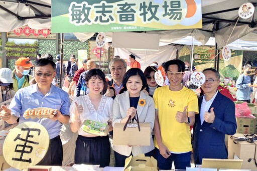 「雲林天菜嘉年華」國道關西服務區產地直送 一百元三顆高麗菜搶翻天