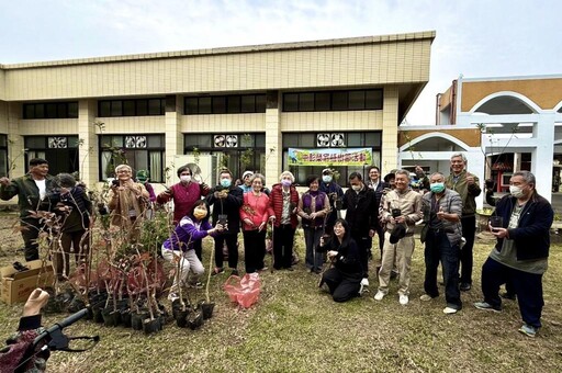 中彰榮家響應植樹節 攜手植樹 綠意盎然