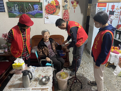 雲林榮欣志工團隊溫馨獻愛 關懷訪視年邁獨居長者