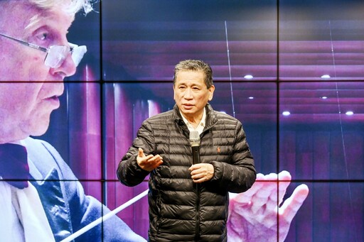 忠信學校「與大師有約」系列講座 忠信愛樂交響樂團指揮馬克．葛瑞森音樂人生分享學習音樂歷程