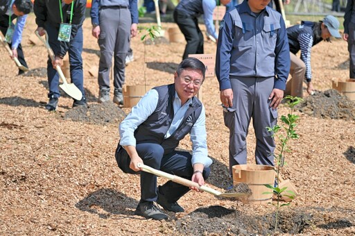 農業部長陳駿季出席「織一片生態綠網」植樹活動 宣示打造石虎生態廊道