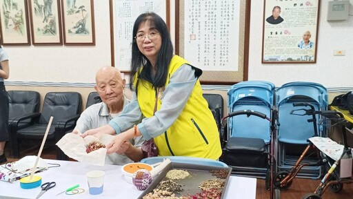中彰榮家聯結彰師大 與住民長輩經絡品茗樂融融