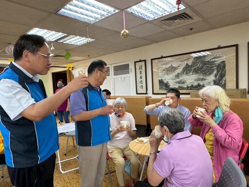 八德榮家安養堂堂長交流茶會溫馨感人 住民長輩肯定缷任堂長卓越表現