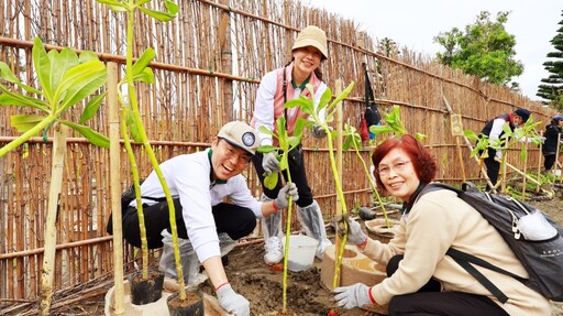 靈鷲山佛教教團x慈心有機基金會 竹縣新豐鳳坑沙灣聯手植樹護生態