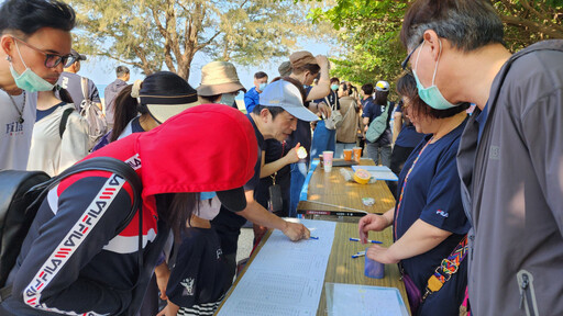 奇美攜手企業淨灘響應守護地球!十際行動展現海洋環保決心