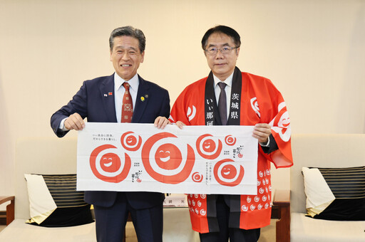 日本那珂市長為慶祝締盟一週年再訪,黃偉哲宣布以「那珂街」紀念友誼