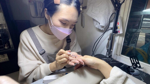 從家庭主婦變身美甲師 新住民參加桃竹苗分署職訓靠「指上功夫」創業有成
