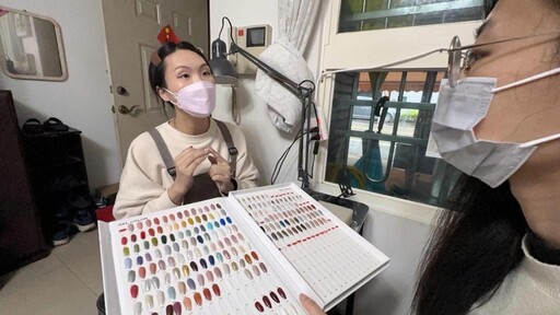 從家庭主婦變身美甲師 新住民參加桃竹苗分署職訓靠「指上功夫」創業有成