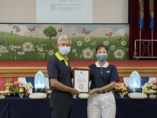 慈濟與中彰榮家辦浴佛大典 為住民長輩祈福