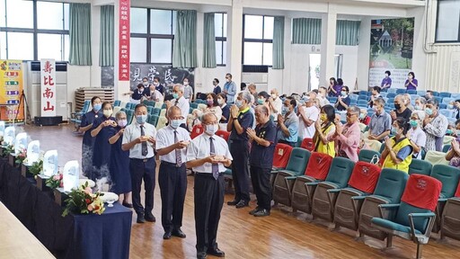 慈濟與中彰榮家辦浴佛大典 為住民長輩祈福