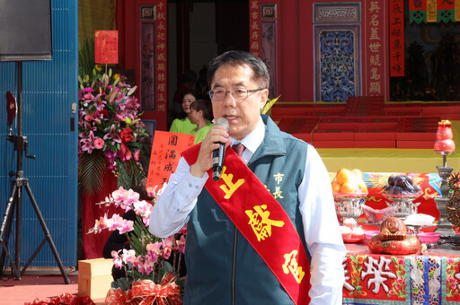 台南月港武廟重修上梁大典 黃偉哲見證祝福早日完工