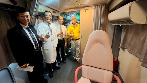 臺南廟宇捐資奇美醫千萬打造無障礙社區健康巡迴車 守護婦女健康