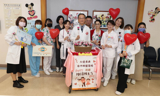 仁愛長庚醫院溫馨母親節 志工巧手編織遞祝福