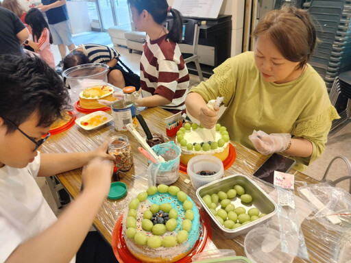 6600份祝福「溜」進社區 豐邑集團攜手慢飛天使獻愛迎母親節