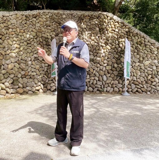竹郵落實CSR關懷長者 「銀髮踏青樂悠遊」樂齡運動青草湖健行趣
