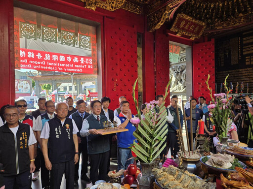 2025臺南國際龍舟錦標賽 龍舟點睛迎端午 市長黃偉哲號召全民熱情迎夏