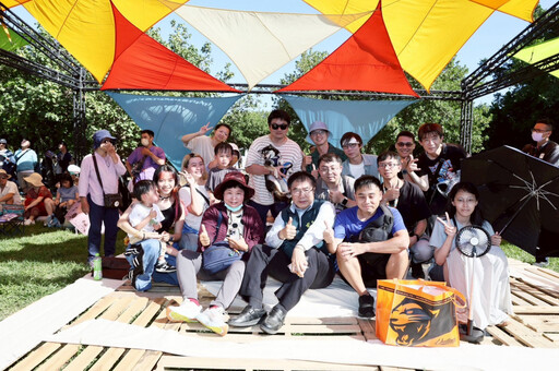 毛孩也有音樂祭!《野餐我PET你》台南登場 黃偉哲帶愛犬黑妞同樂