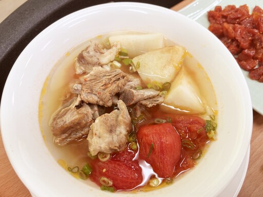 敏實科大USR團隊x芎林農會 「番茄出任務」實踐低碳食旅與在地共好