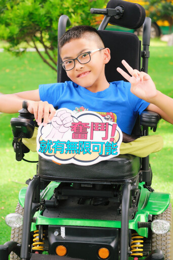 雙手走出堅毅人生路 臺南歸仁國小潘聖捷榮獲2025總統教育獎