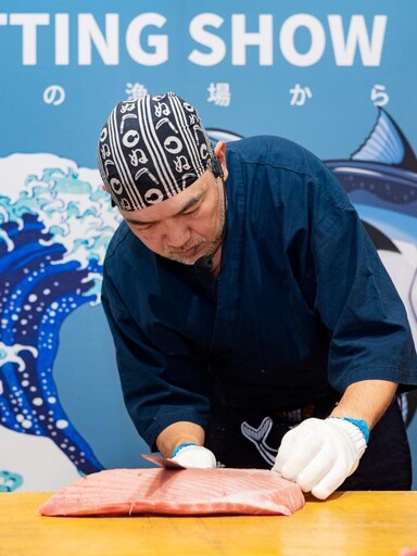 迎接台灣鮪魚季 順億「切割秀」台中北屯零距離登場-日籍職人刀藝演秀 生魚美食文化躍然桌上