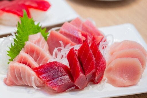 迎接台灣鮪魚季 順億「切割秀」台中北屯零距離登場-日籍職人刀藝演秀 生魚美食文化躍然桌上