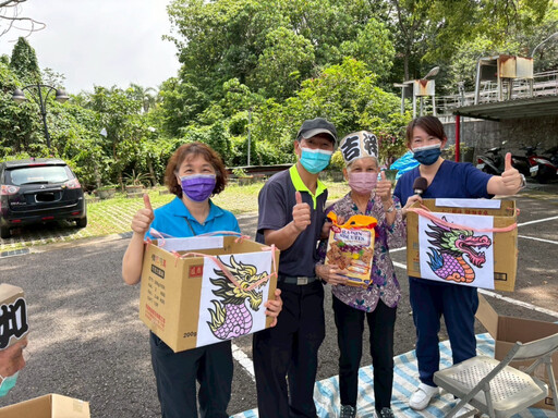 彰化榮家日照中心長輩歡騰迎端午 彩球龍舟賽樂開懷