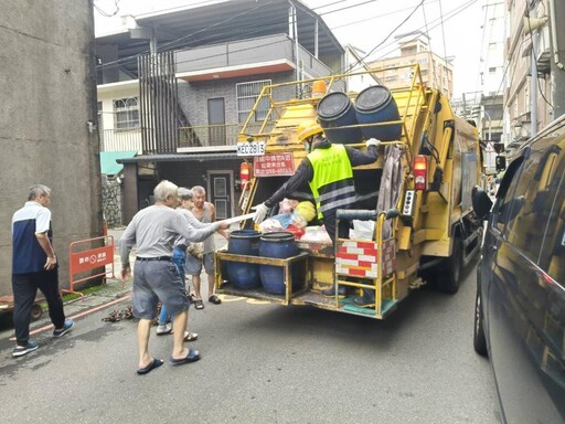 端午連假垃圾正常清運 桃園市清潔隊員持續服務市民