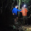 登山客疑似突發中風 消防第六大隊夜趕山路急救援
