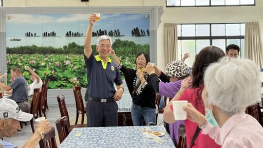 中彰榮家端節Buffet餐會 住民長輩大讚新奇又美味